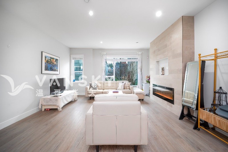 250430150326_family room 2.jpg